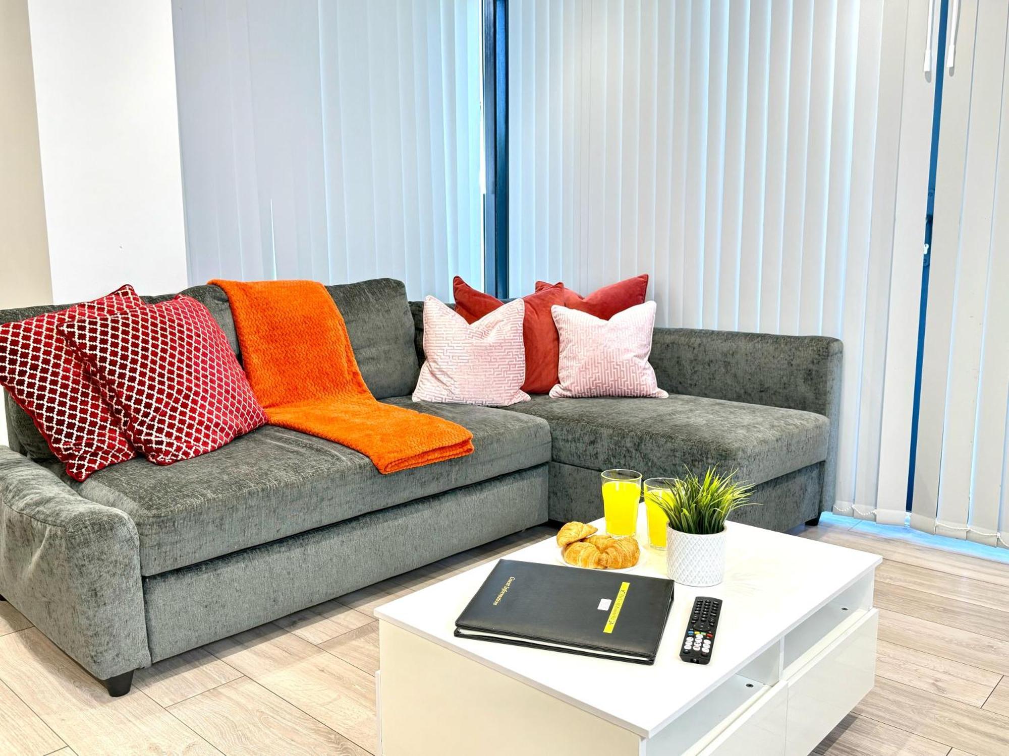 Evergreen Lodge - Two Bed Lux Flat - Parking, Garden, Patio, Wifi, Netflix - Close To Blenheim Palace & Oxford - F3 Кидлингтън Екстериор снимка