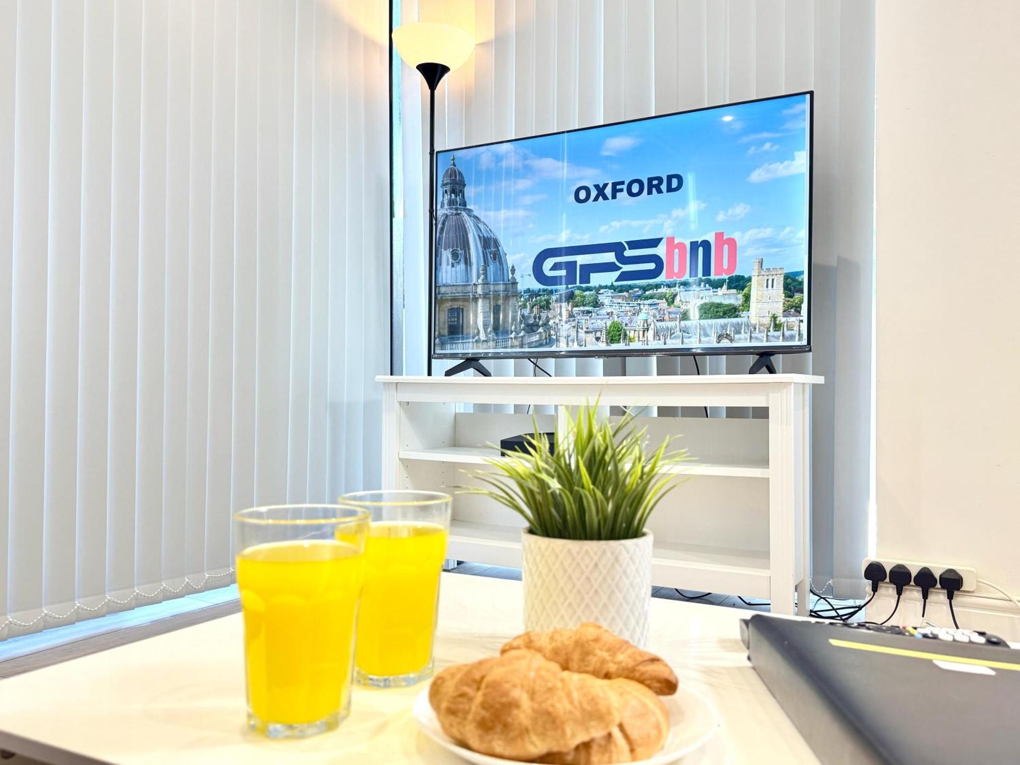 Evergreen Lodge - Two Bed Lux Flat - Parking, Garden, Patio, Wifi, Netflix - Close To Blenheim Palace & Oxford - F3 Кидлингтън Екстериор снимка