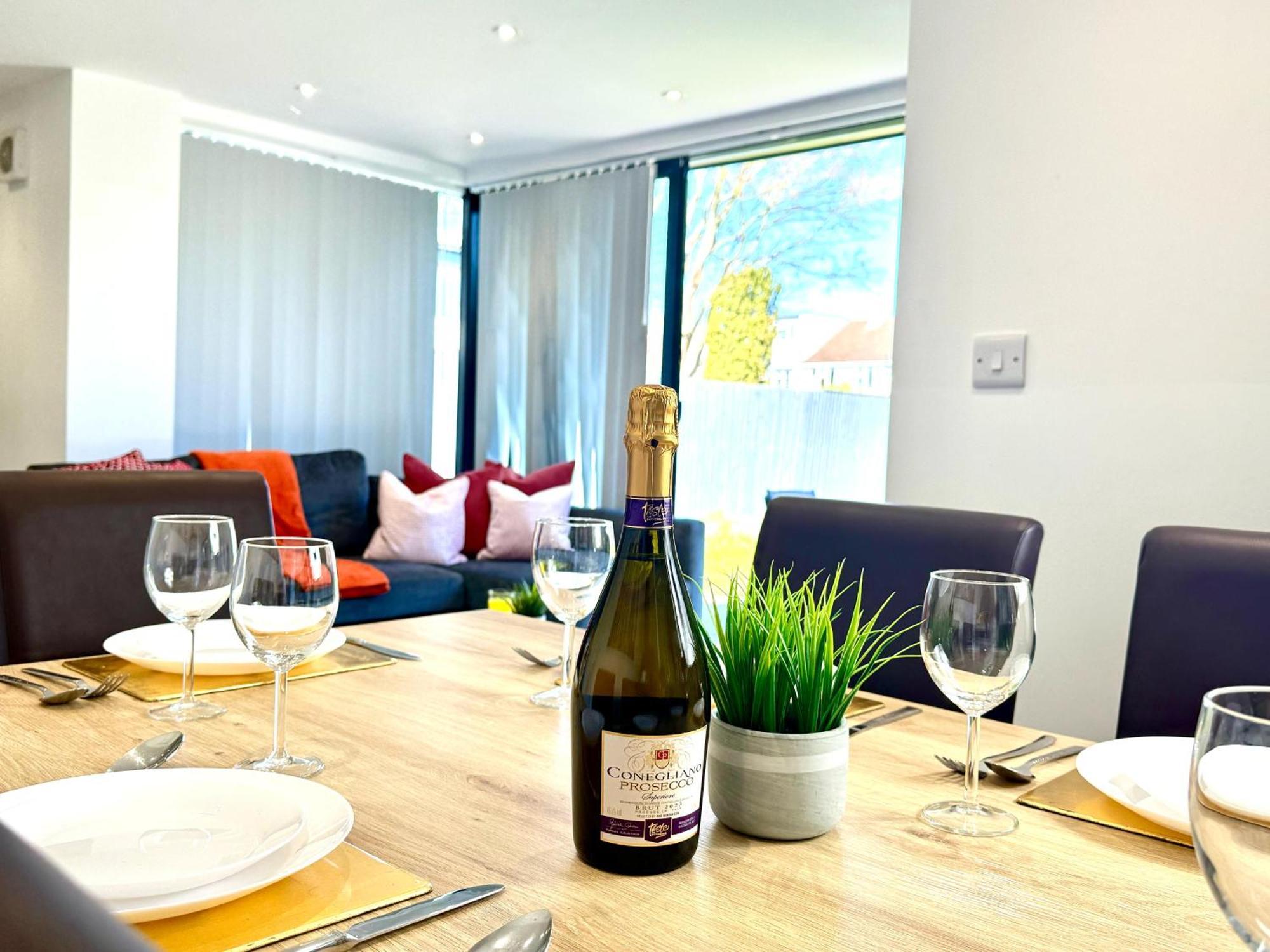 Evergreen Lodge - Two Bed Lux Flat - Parking, Garden, Patio, Wifi, Netflix - Close To Blenheim Palace & Oxford - F3 Кидлингтън Екстериор снимка